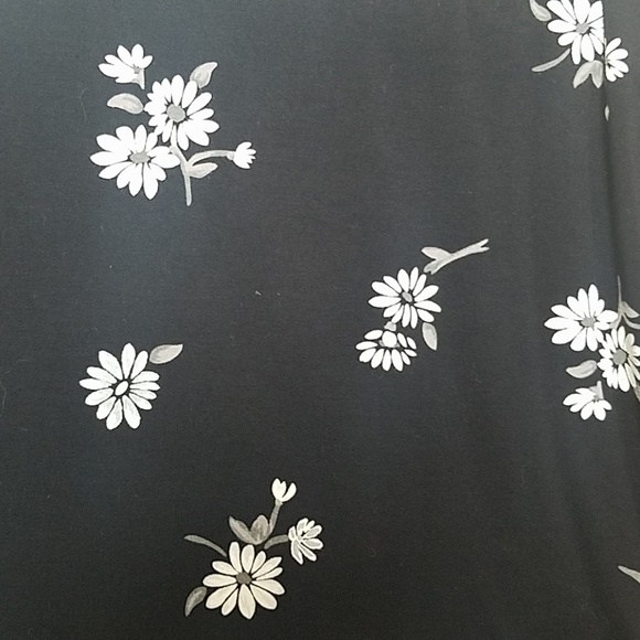 Old Navy Black Daisy Tshirt Dress - Picture 7 of 7